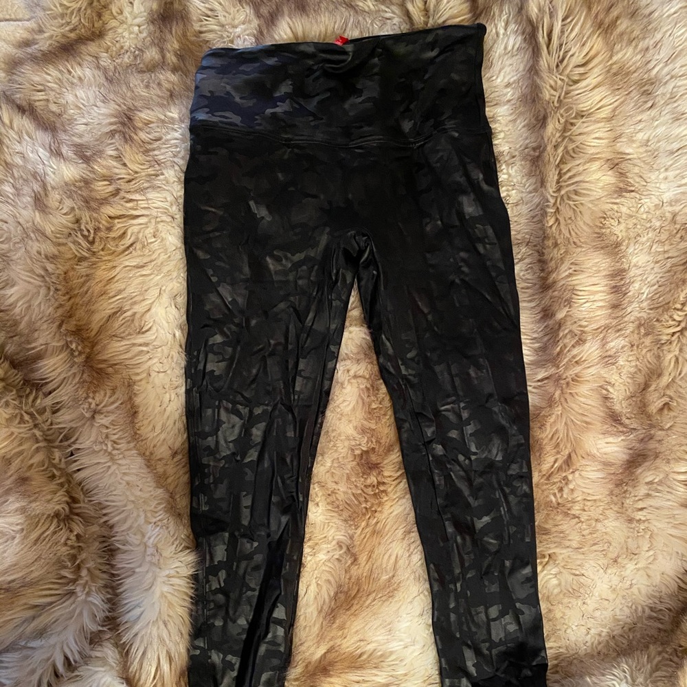Spanx matte faux camo leggings